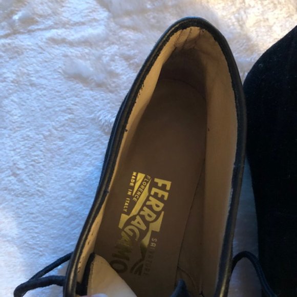 Salvatore Ferragamo Tommaso Black Suede Lace Up Booties 7AAAA - NIB - Picture 4 of 9